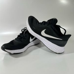 Nike Revolution 5 Anthracite Women’s Sneakers Shoes